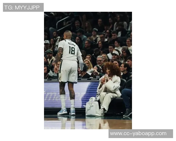 库兹马的超模女友分享观赛美照与对的人甜蜜恋爱令人羡慕